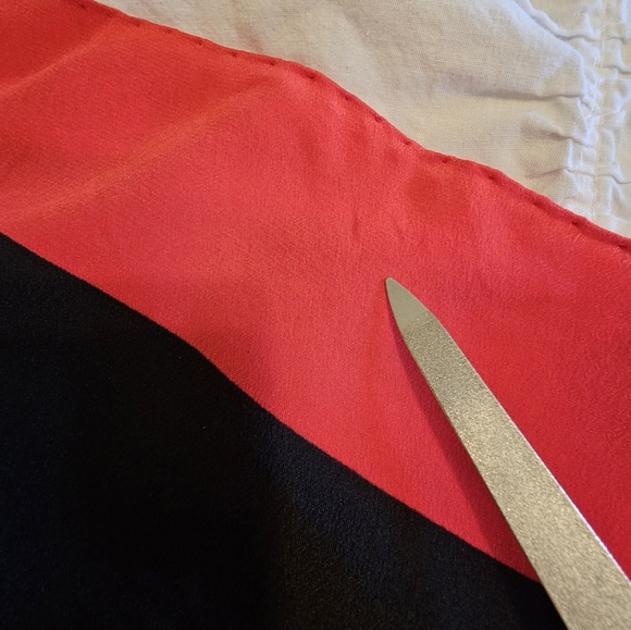 Vintage Gucci Floral Scarf - Picture 7 of 7